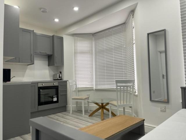 Apartament East Self Check In Londra